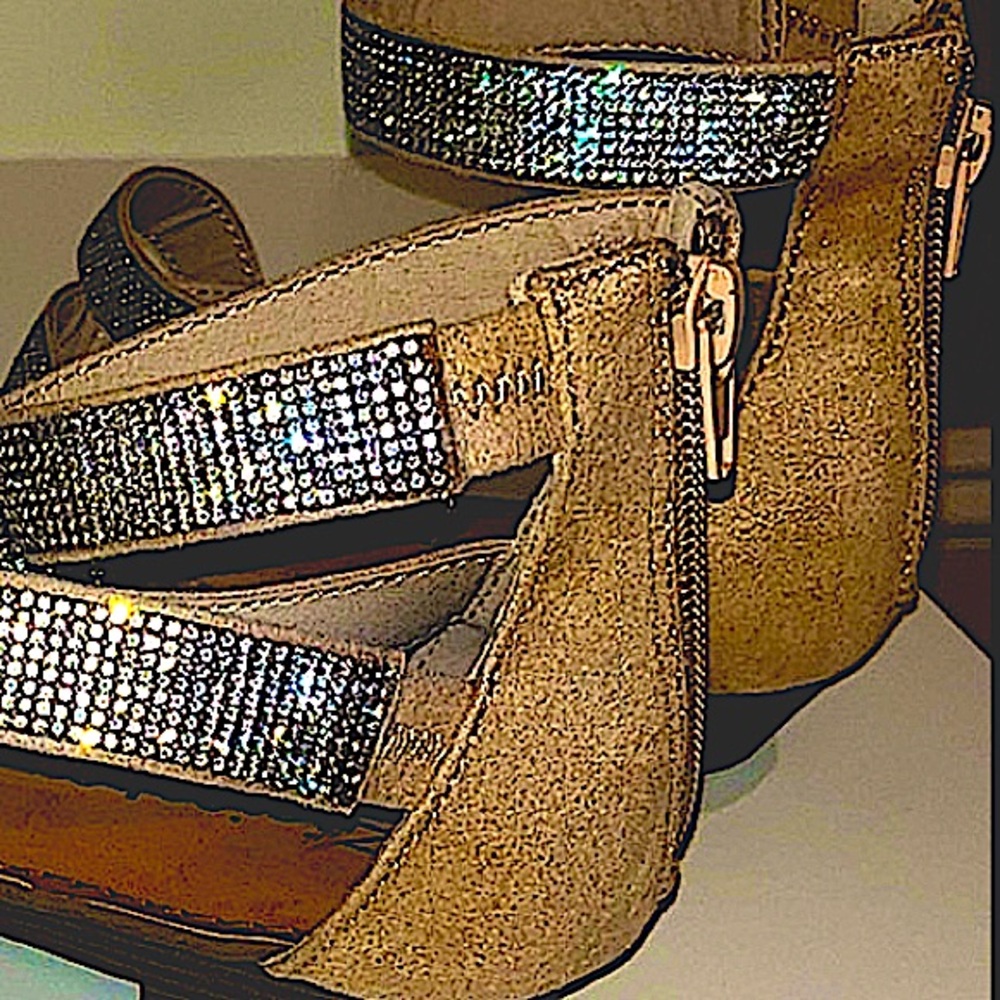 Amazing Condition/ Gladiator Rhinestone Strappy Sandles, Zigisoho size8.5 - Picture 3 of 10